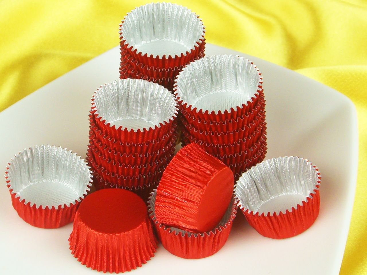 aluminium cups 24mm red 25 pieces