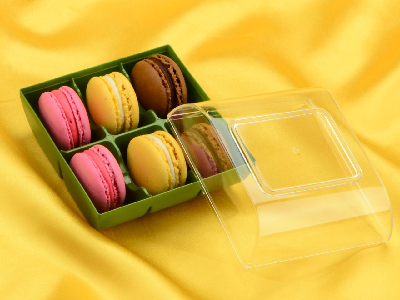 macaron packaging green for 6 macarons