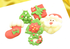 Weihnachtliche 3D-motifs and toppers for cake decorations