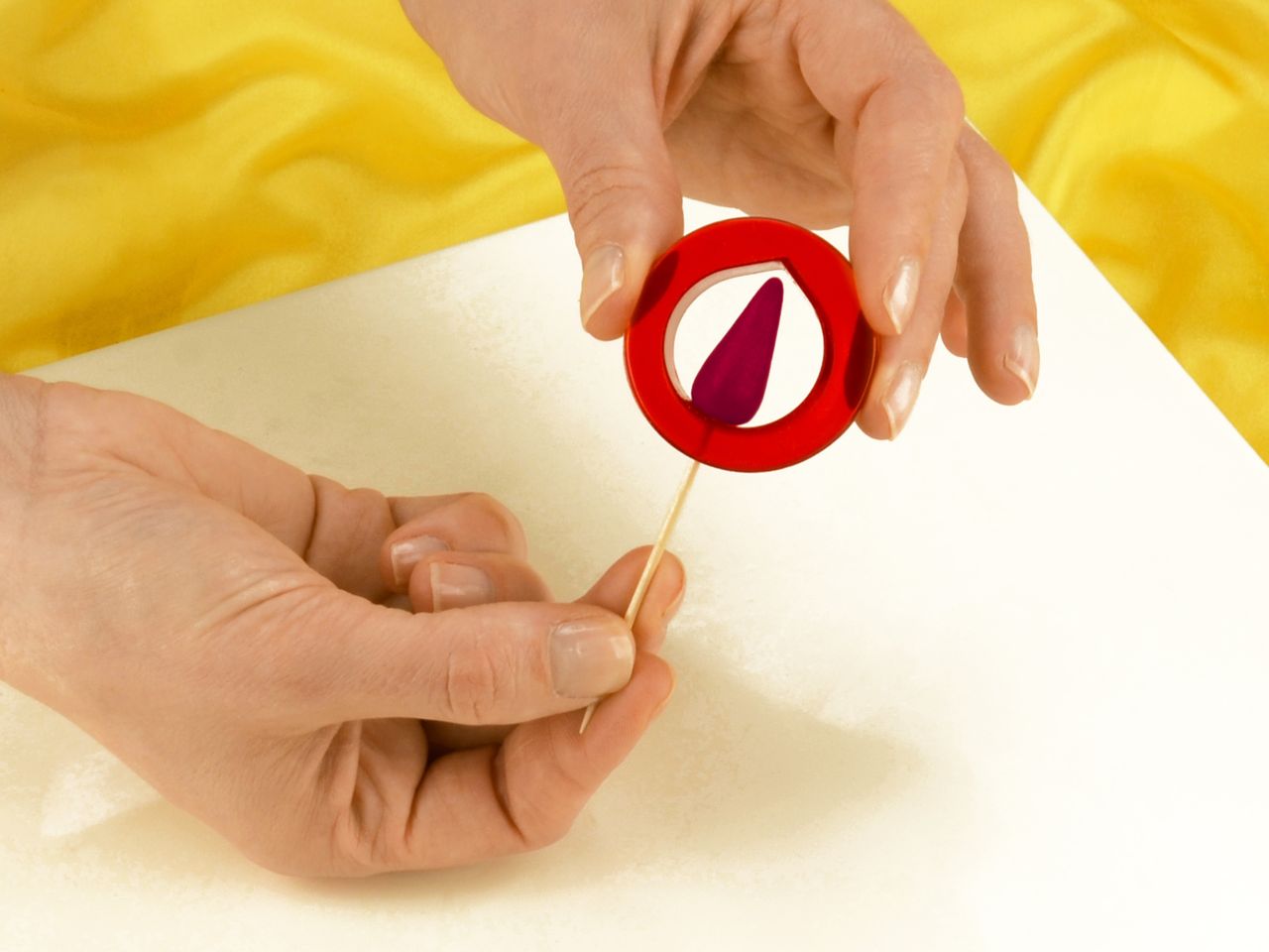 marzipan rosen und blaetter modellieren