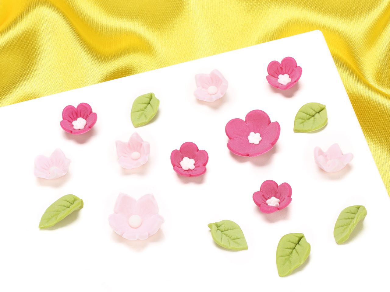 culpitt cake decoration flowers leaves pink