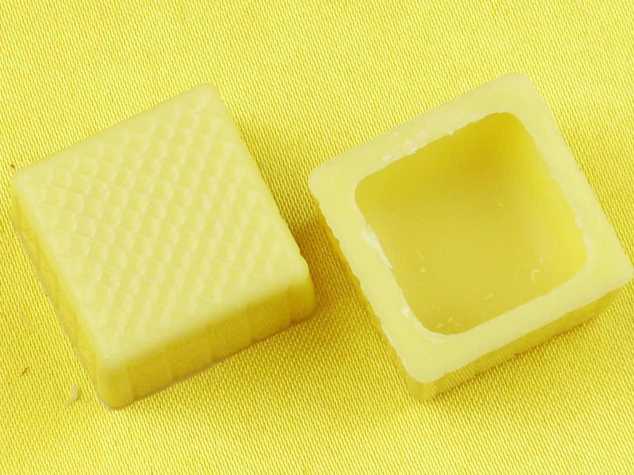 1 sheet square shells white
