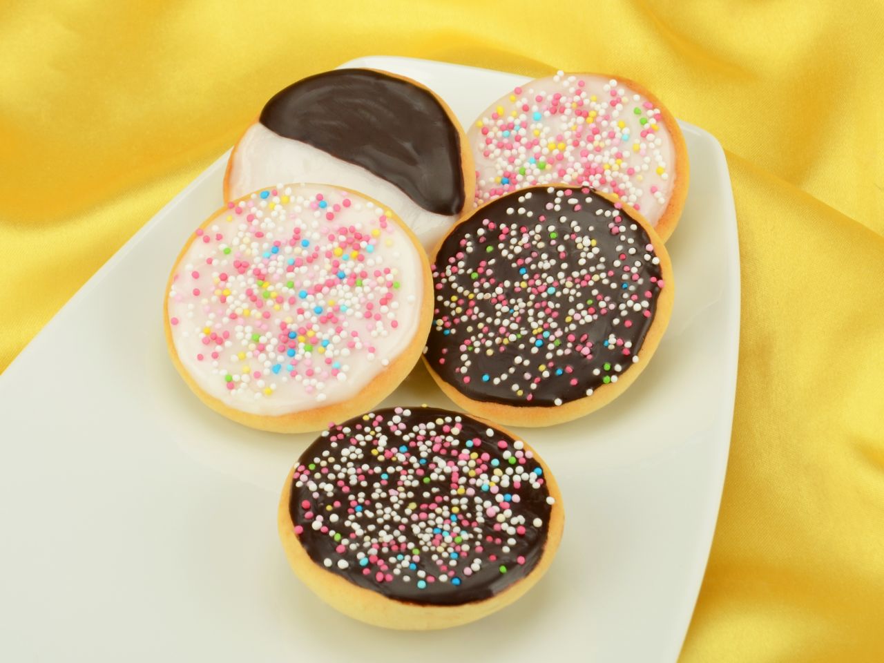 kids party cakes 415g