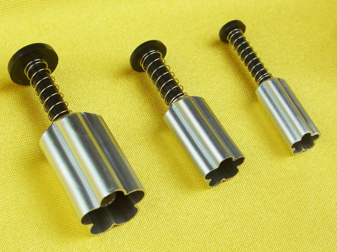 cutter flowers metal set of 3 cutters