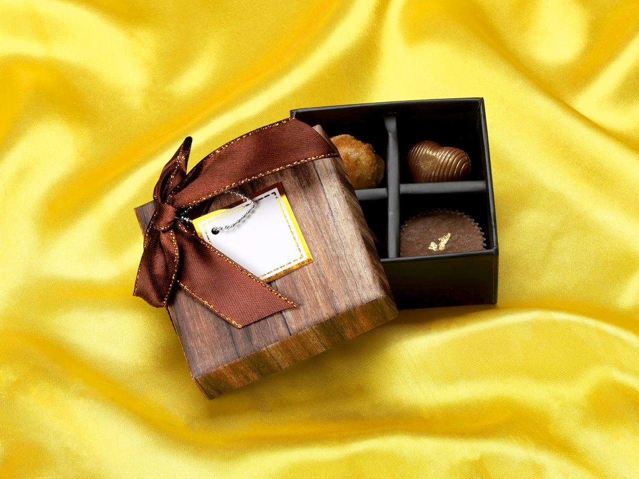 chocolate case wood style fuer 4 pralinen