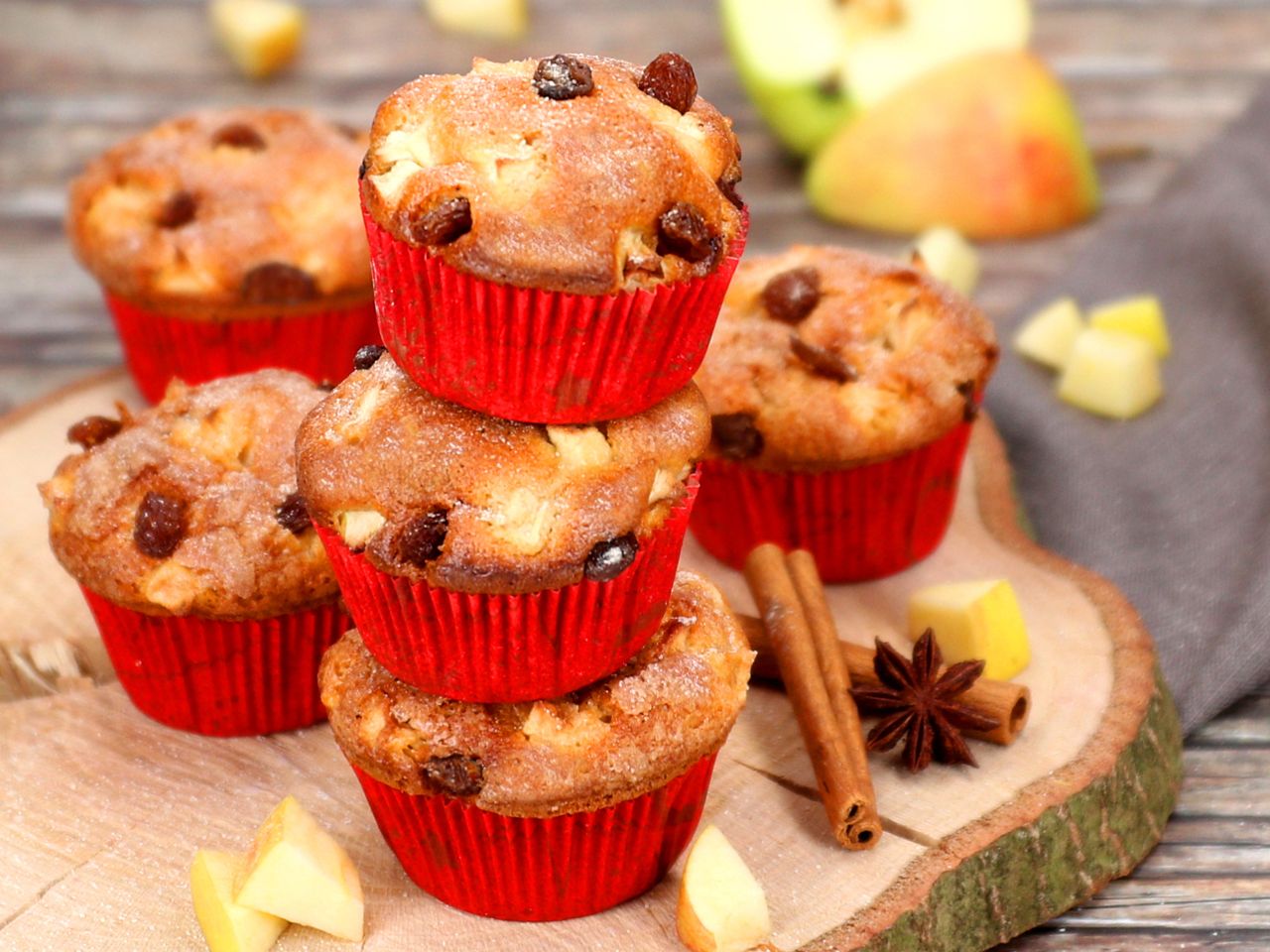 baked apple muffins 370g