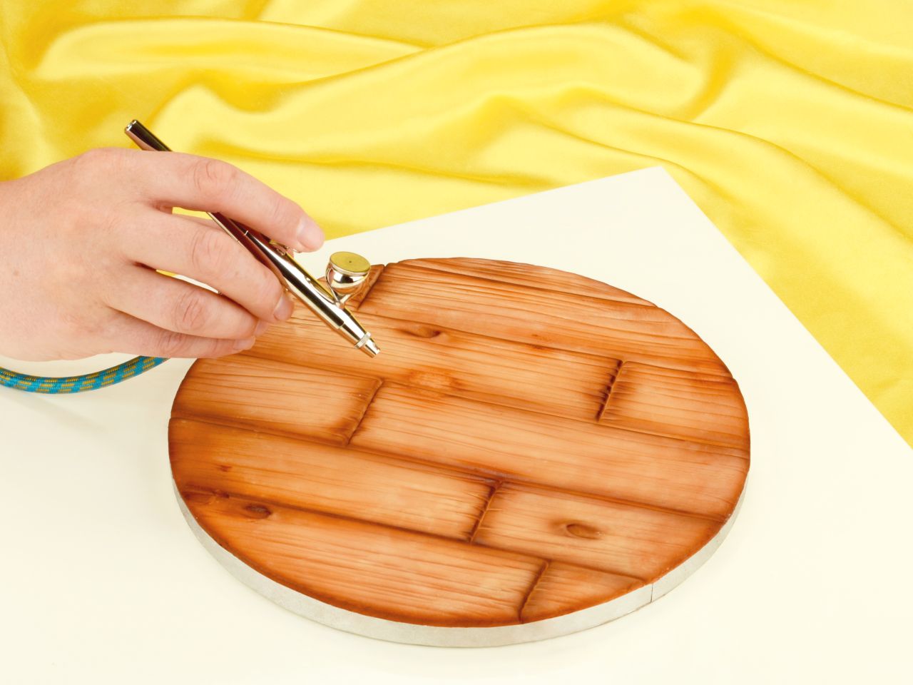 cakeboard in holzboden optik gestalten anleitung