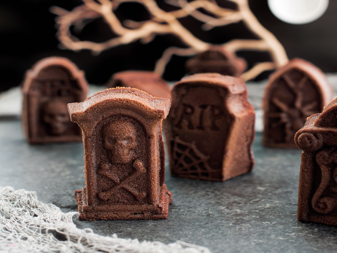 nordic ware tombstone cakelet pan