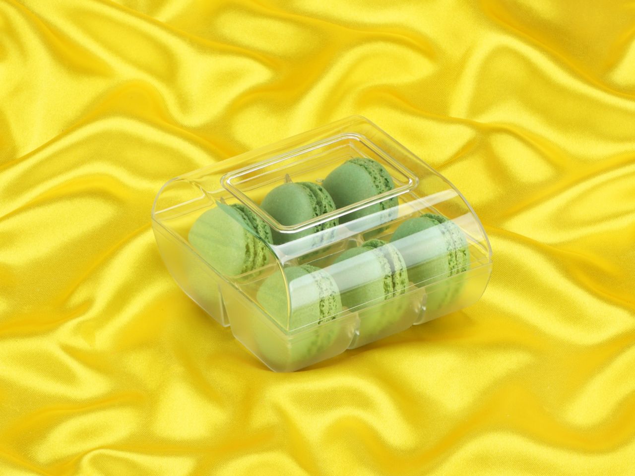 macaron halbschalen 12 stueck gruen in 6er box transparent