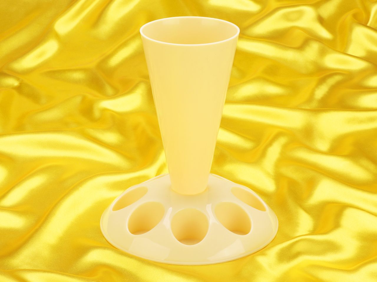icing bag holder