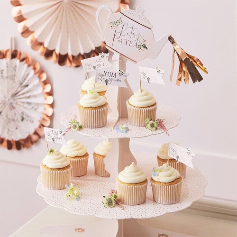 cupcakes etagere muffinstaender rosa teekanne