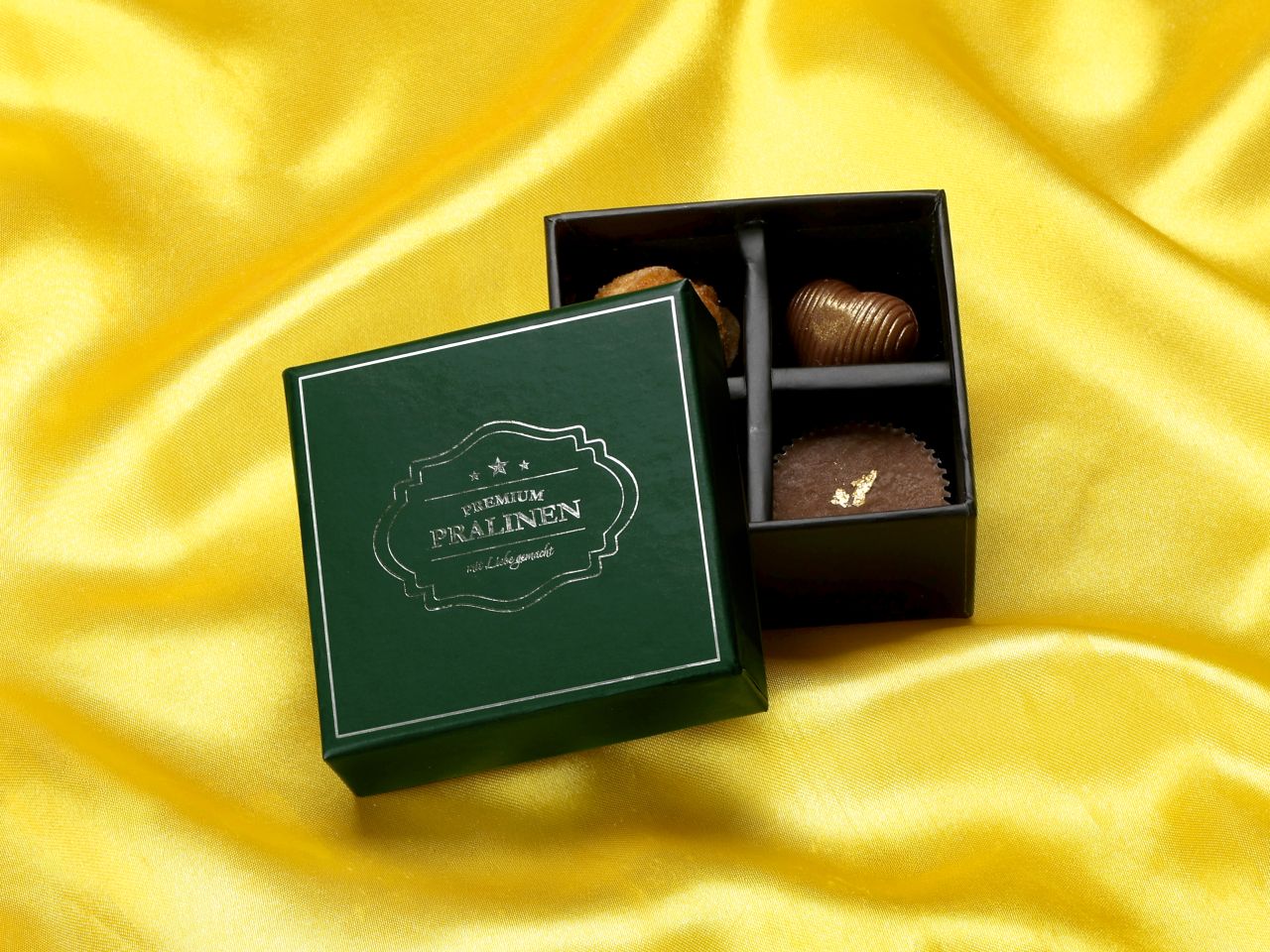 chocolate case vintage green fuer 4 pralinen