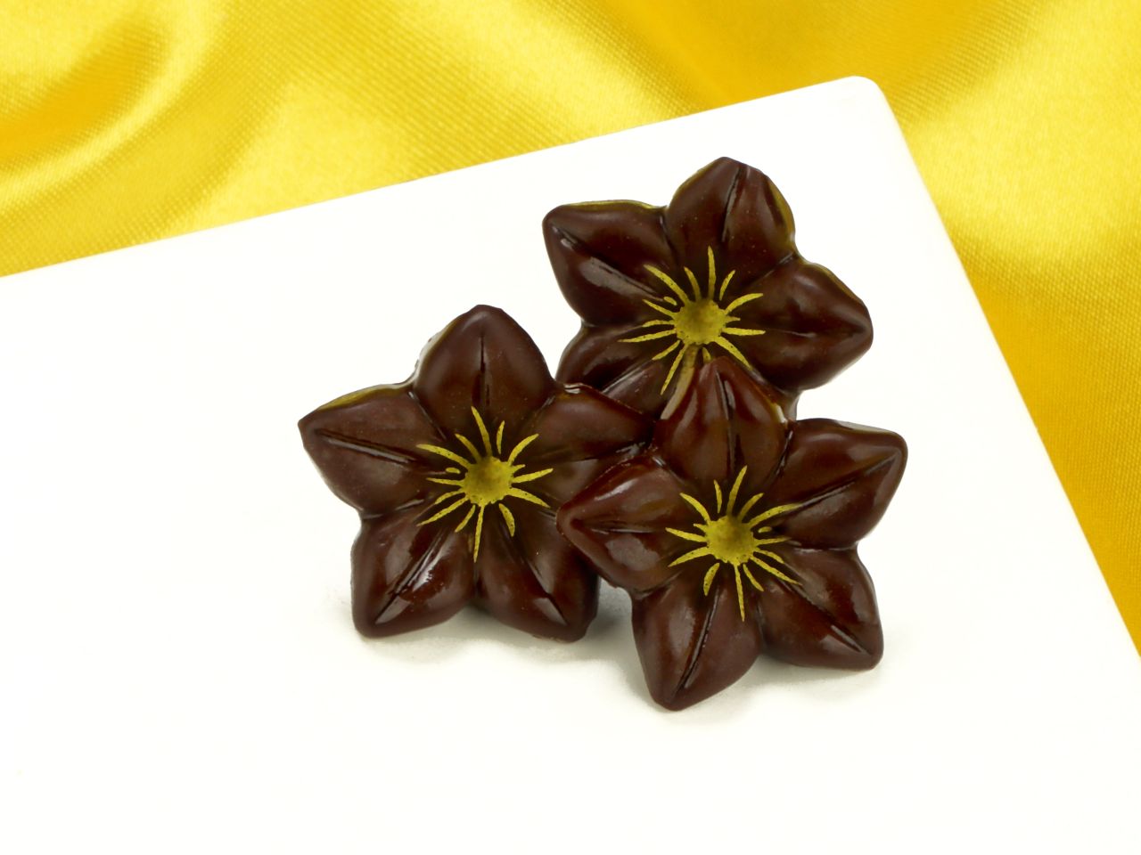 1 sheet chocolate flowers dark