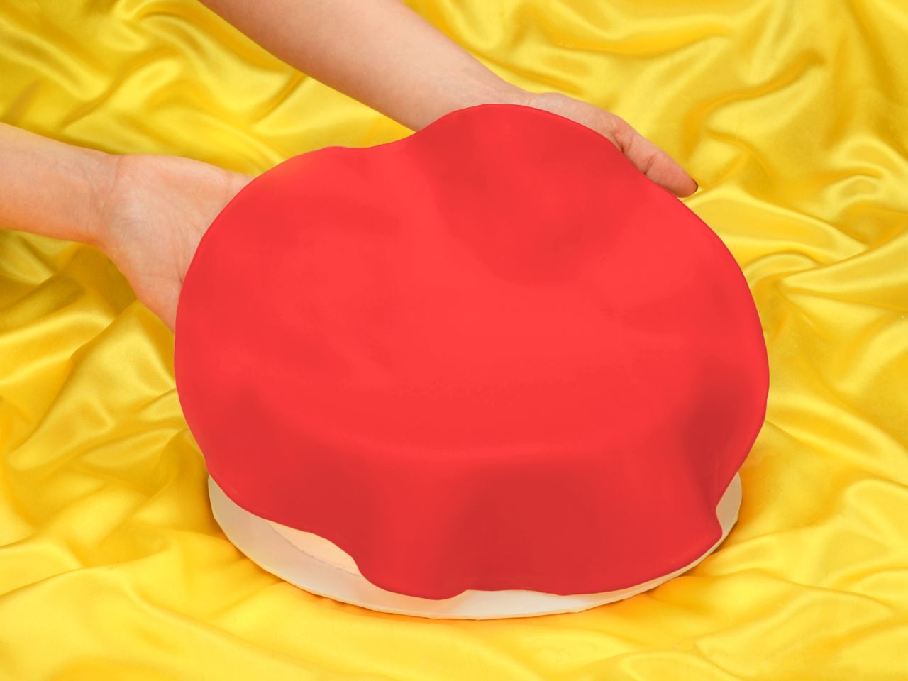 funcakes ready rolled fondant disc fire red
