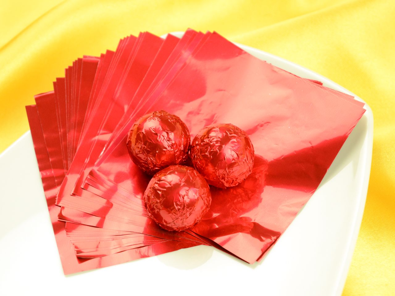 wrapping foil bordeaux 50 sheets