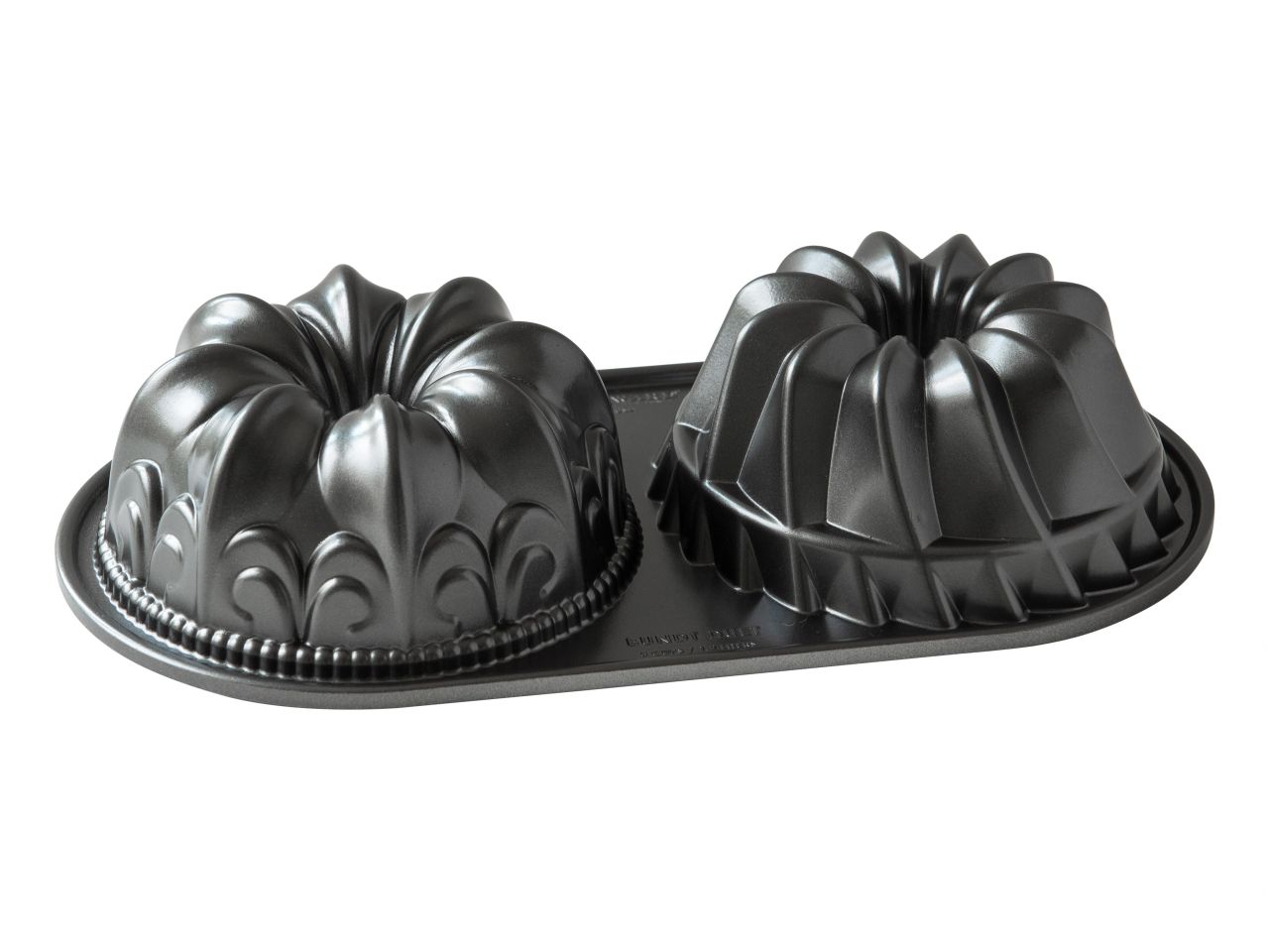 nordic ware bundt duet pan