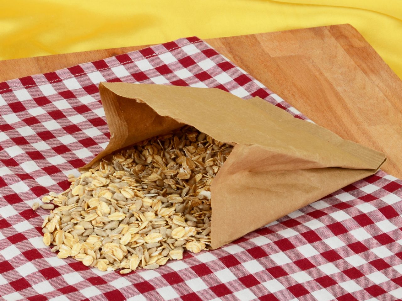 sonnenblumenkerne und haferflocken 100g