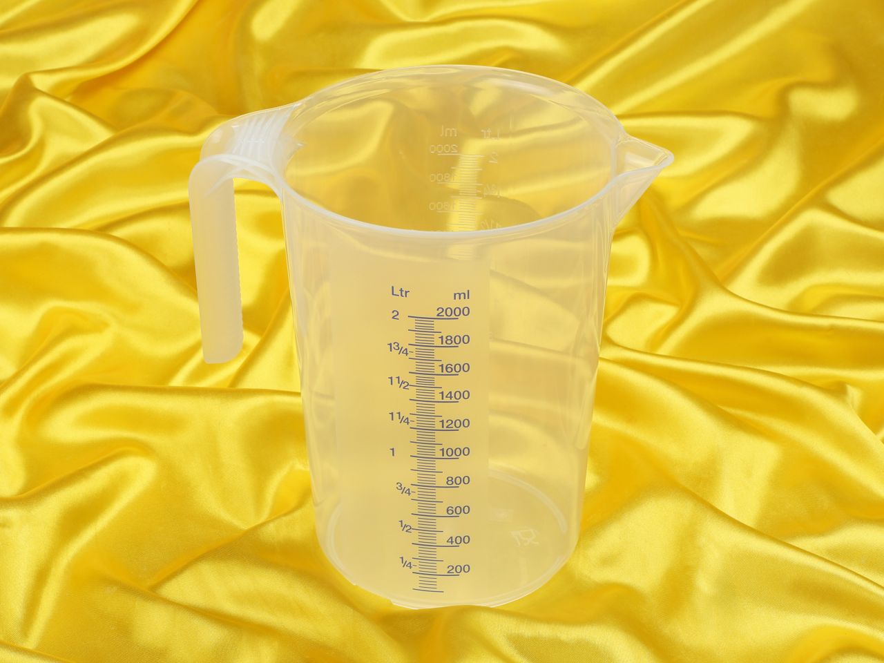 messbecher mit skala 2 l