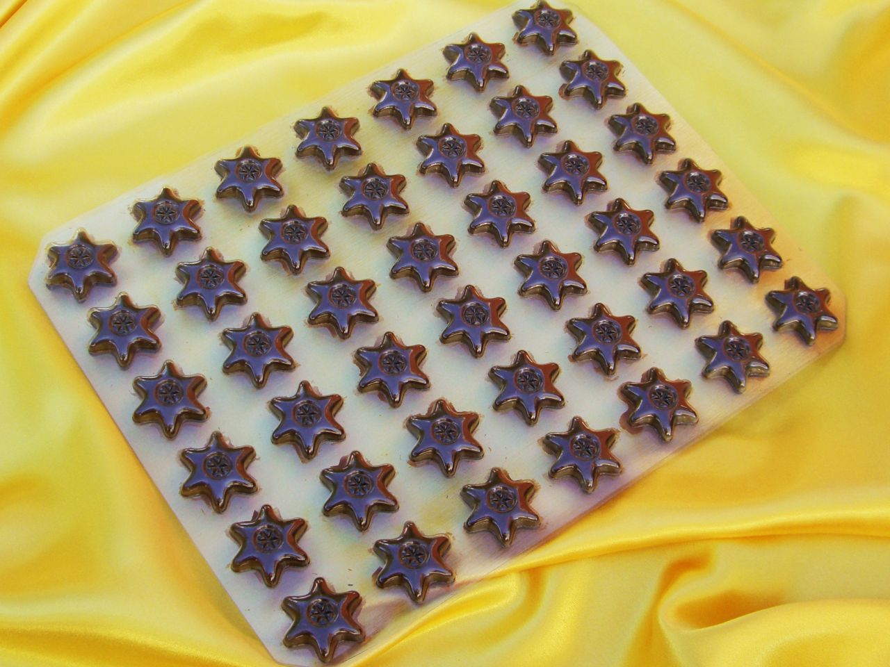 9 sheets hollow star dark