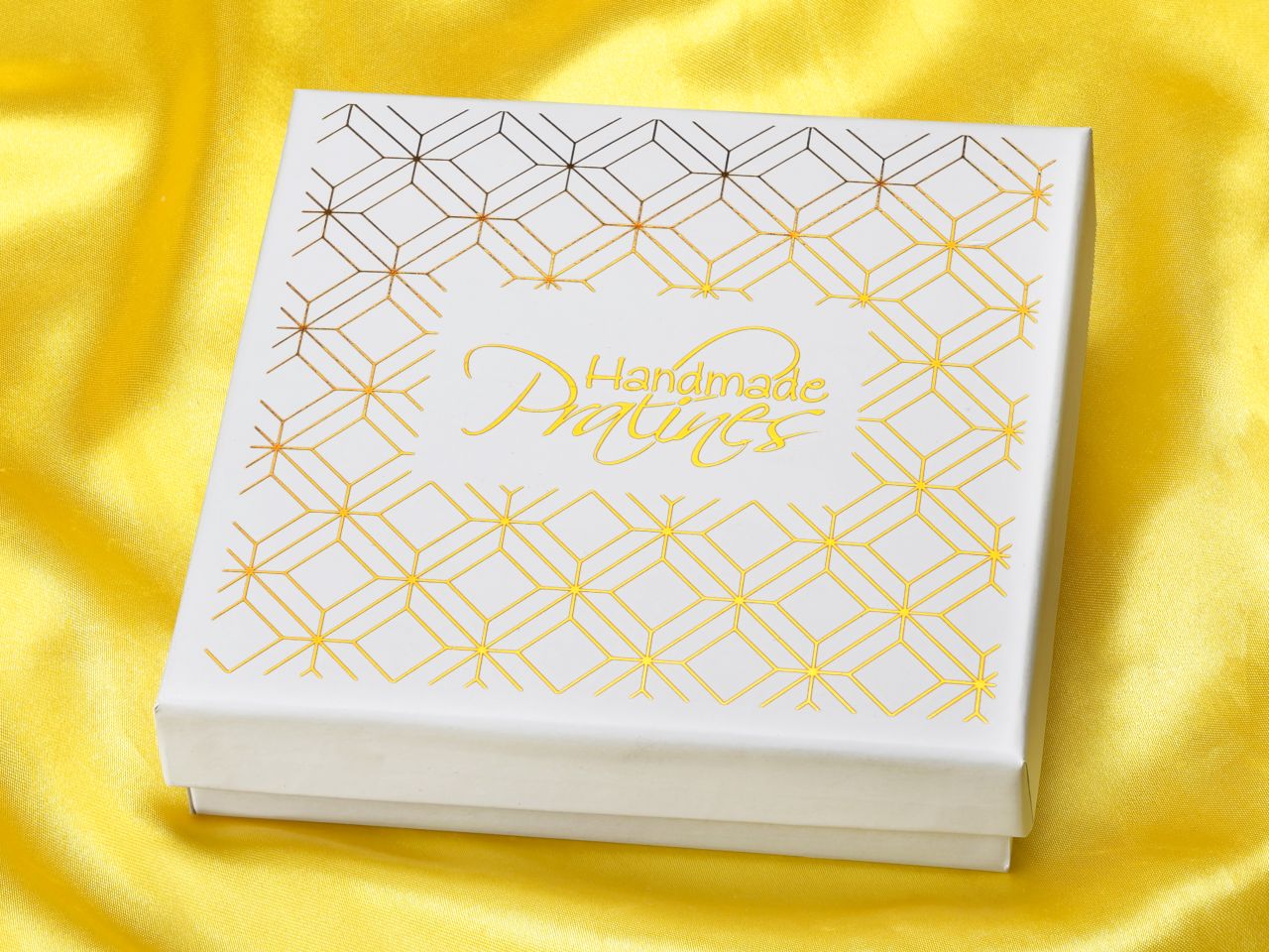 chocolate case golden elegance for 12 pralines