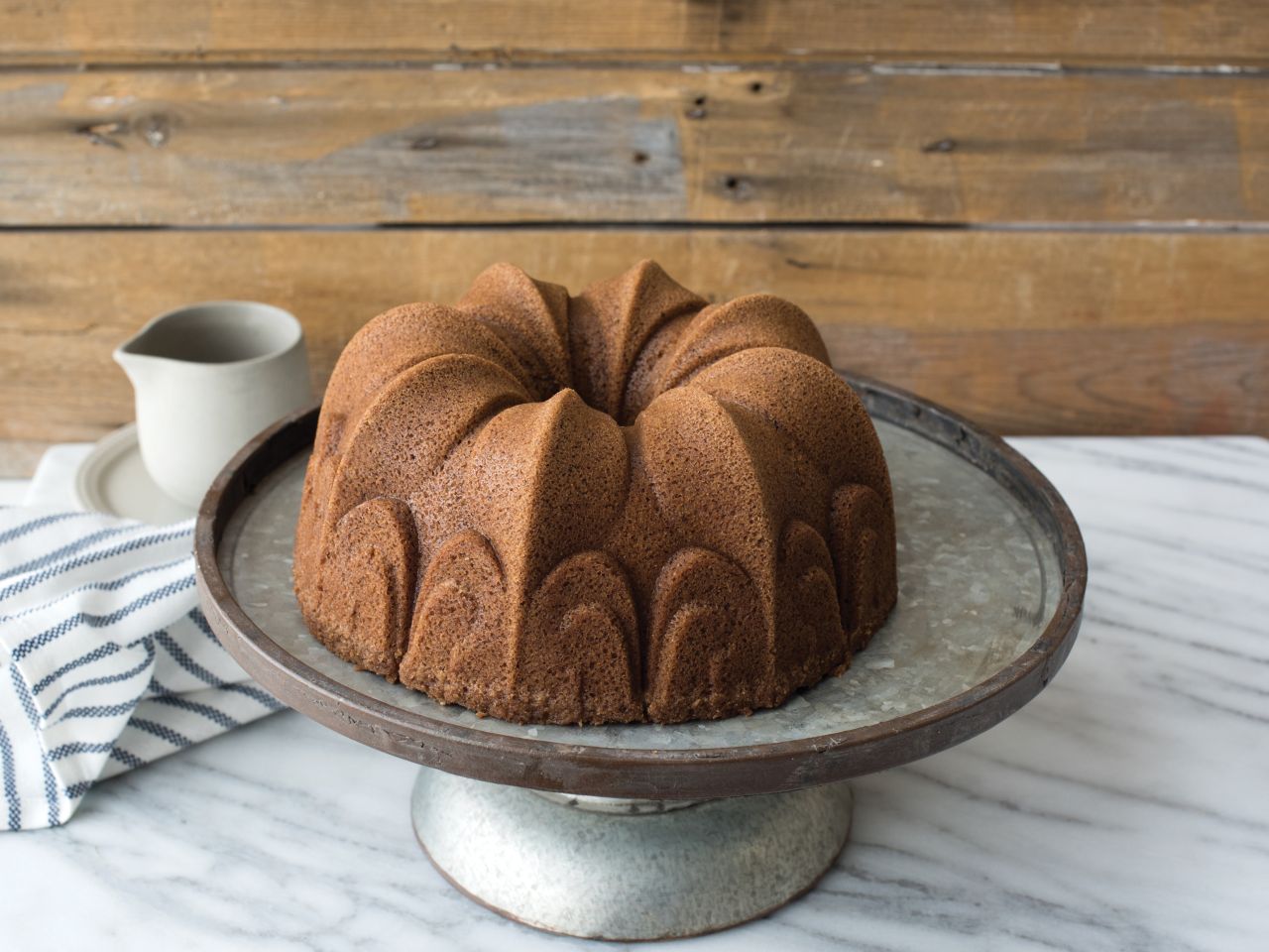 nordic ware fleur de lis bundt pan