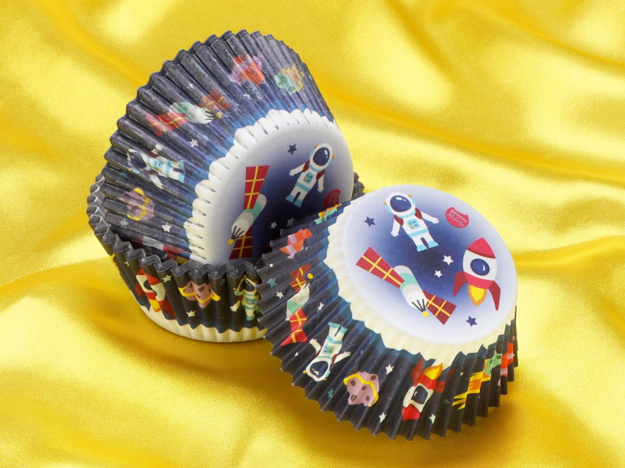 muffin cases space 48 pieces