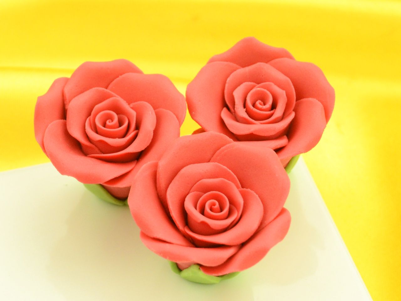 roses 35mm red sugar 3 pieces