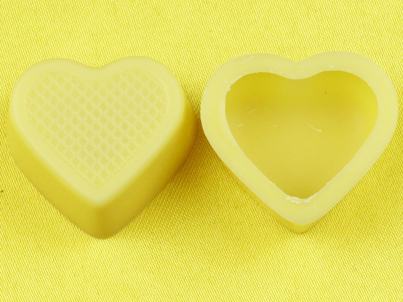 1 sheet heart shells white