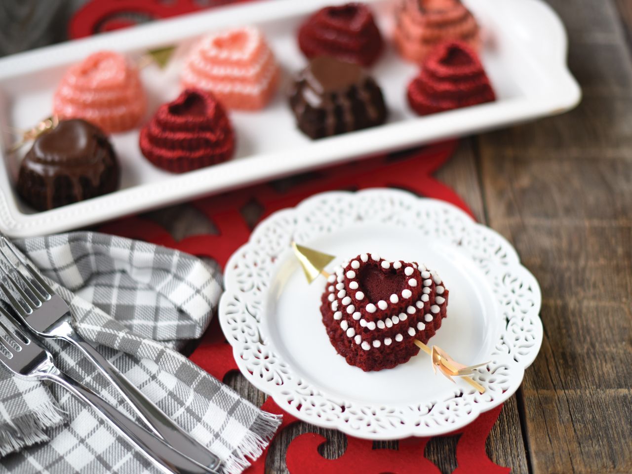 nordic ware tiered heart cakelet pan