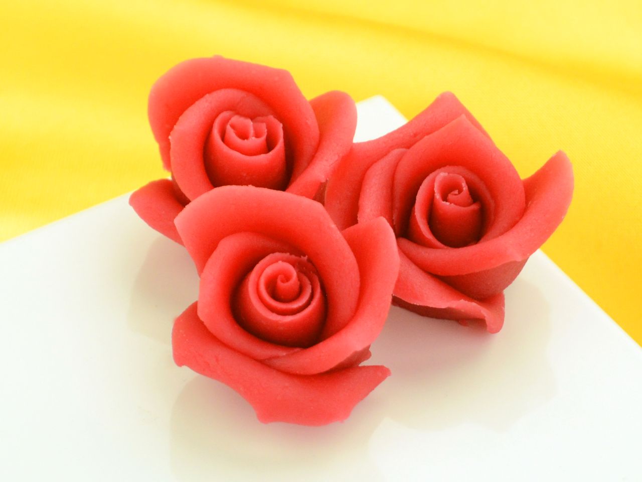 marzipan roses medium sized red 4 pieces