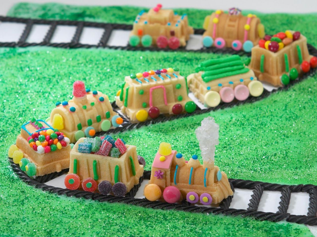 nordic ware train cake pan