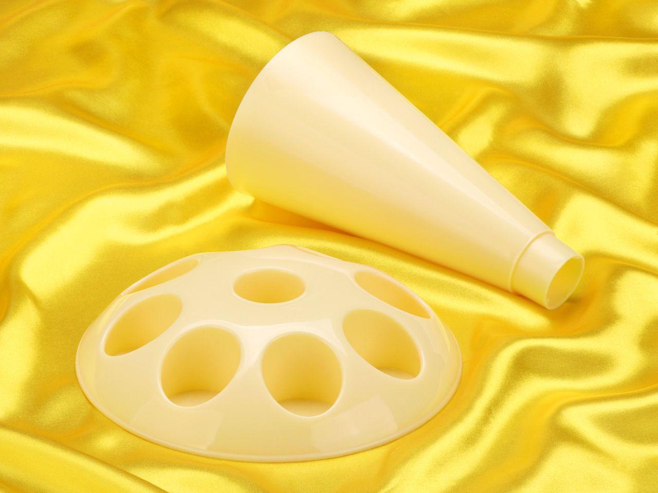 icing bag holder