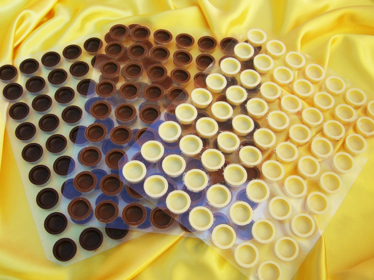 8 sheets circular shells flat milk