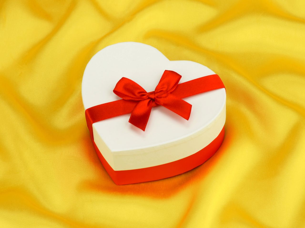 chocolate case heart fuer 6 pralinen