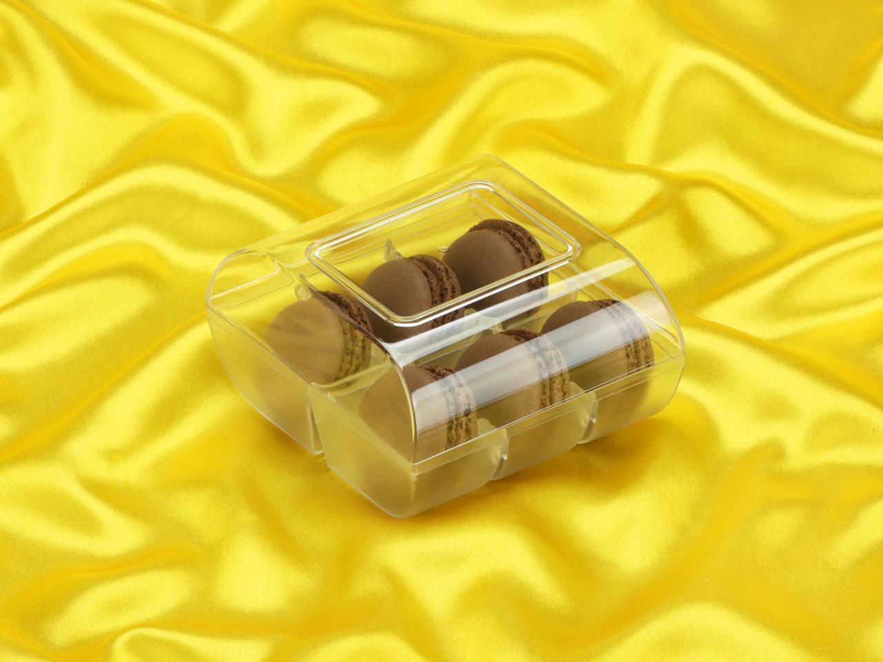 macaron halbschalen 12 stueck braun in 6er box transparent