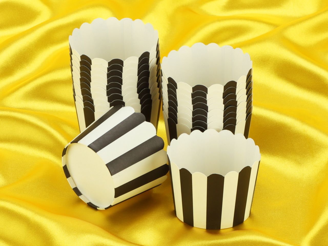 cupcake cup schwarz weiss 20 stueck