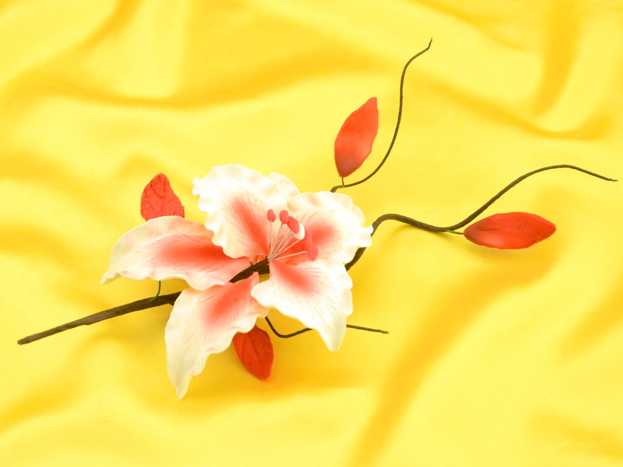 fine sugar bouquet rubrum lily
