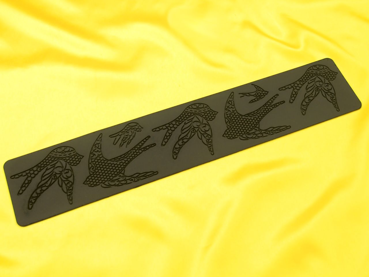 cake lace mat birds