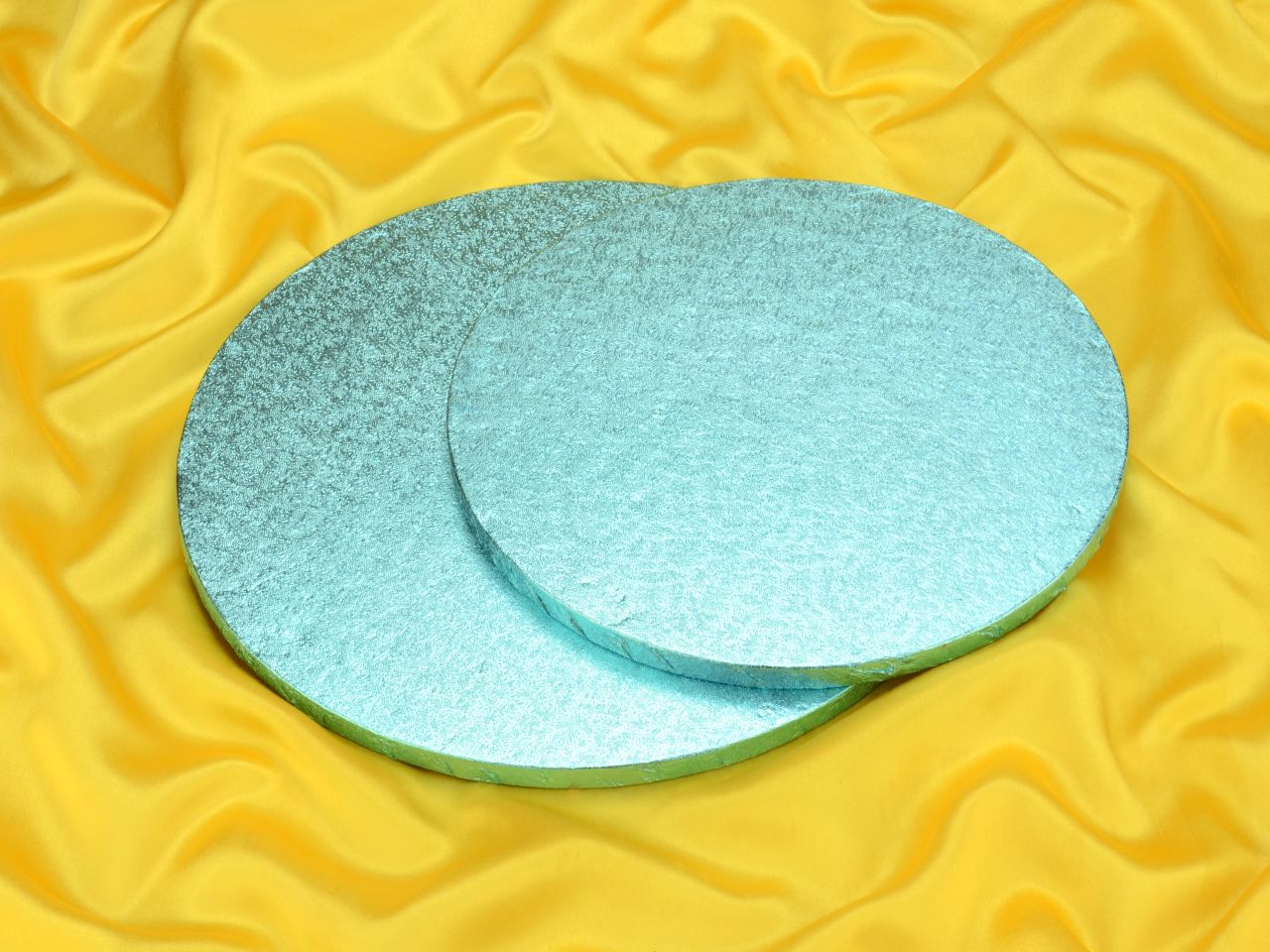 cakeboard rund 25cm babyblau