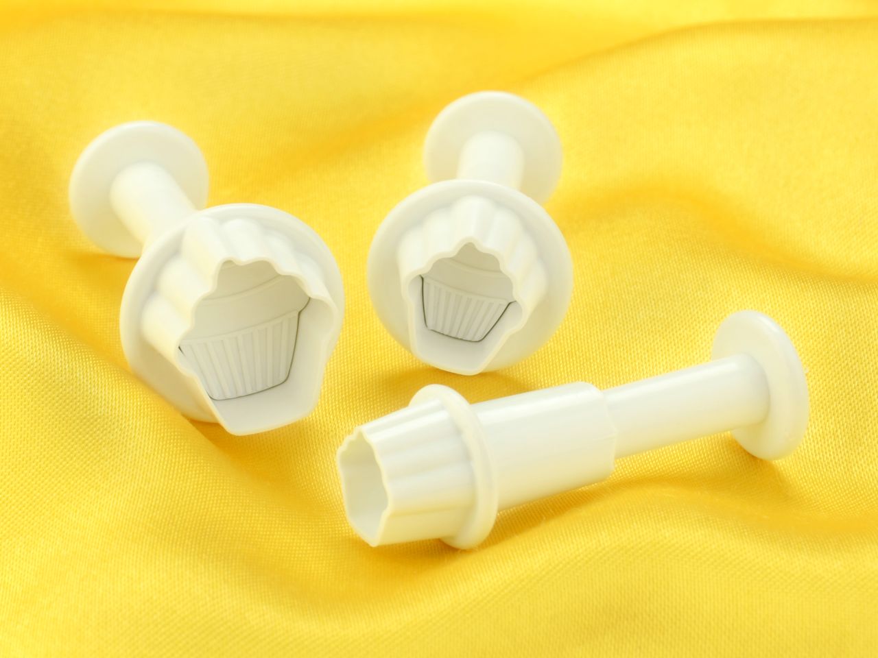 plunger cutter mini cupcake