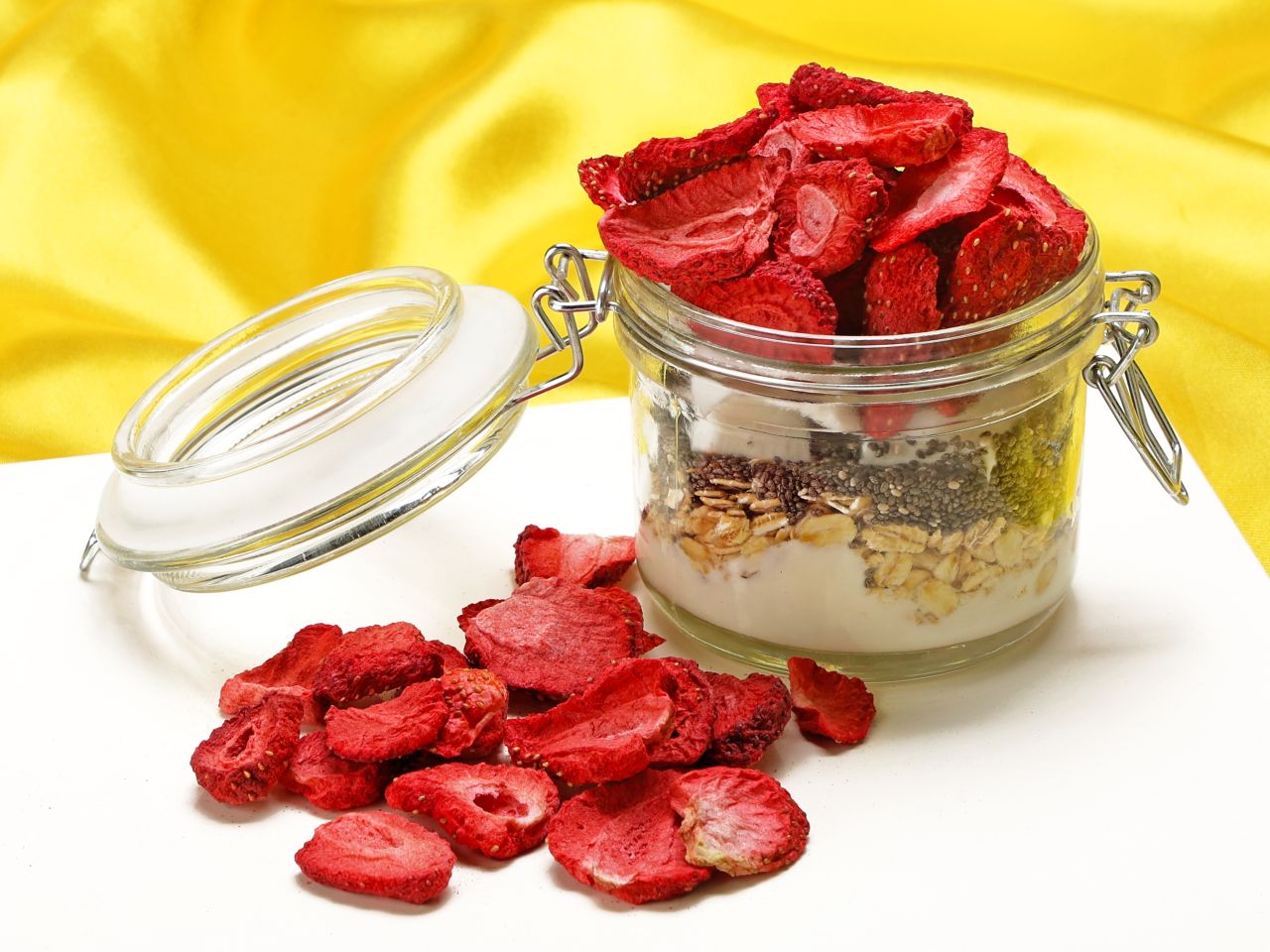 freeze dried strawberry slices 5mm 25g