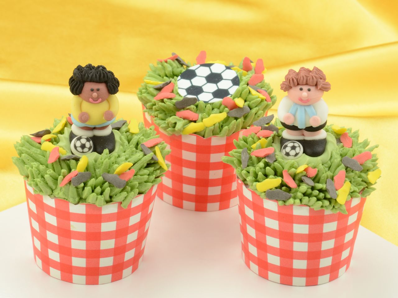 cupcake buttons fussball 12 stueck