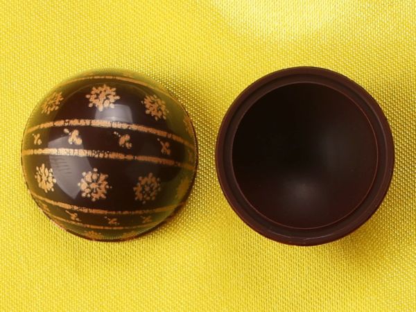 1 sheet half-shell of dark chocolate Holy, 40 pieces