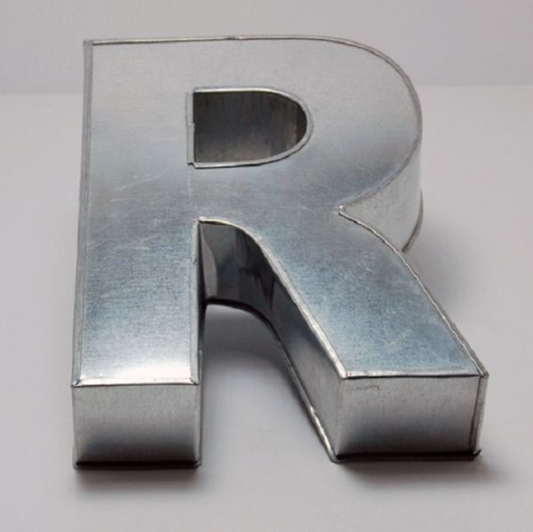 Backform Buchstabe R, ca. 25,5x20,5x6,5 cm