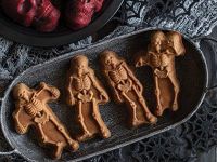 Nordic Ware Backform Spooky Skeleton Cakelet