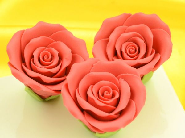 Roses 50mm red sugar 3 pieces