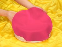 Ausgerollte Rollfondant-Decke Pink Durchmesser 36cm 430g