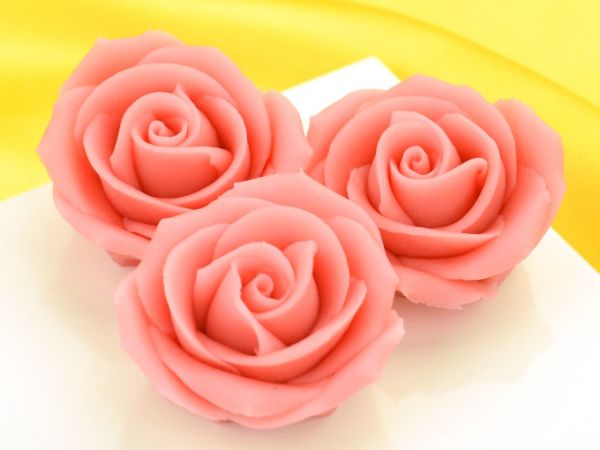 Marzipan-Rosen groß rosa 16 Stück