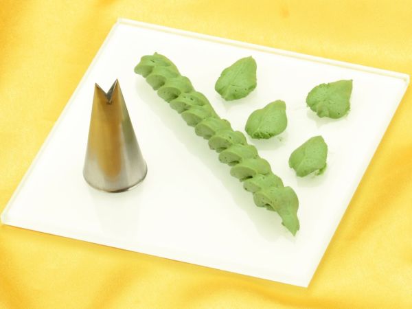 Decorating Nozzle leaf open 9mm