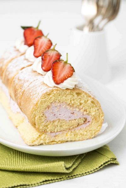 Erdbeer-Topfen-Roulade